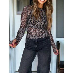 Ditsy Floral Mesh Thumbhole Sleeve Slim Fit Top